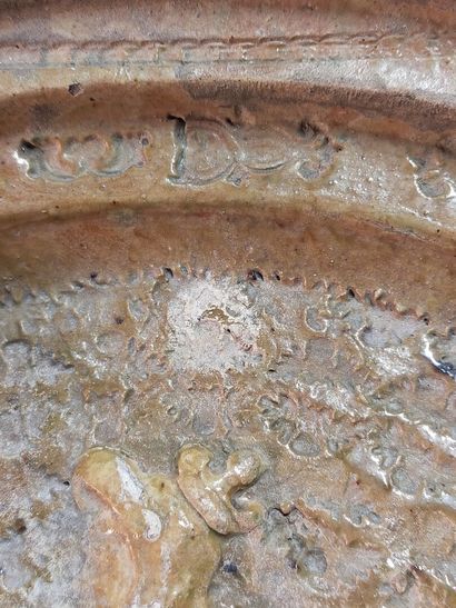 Dish of circular form out of enamelled terra...
