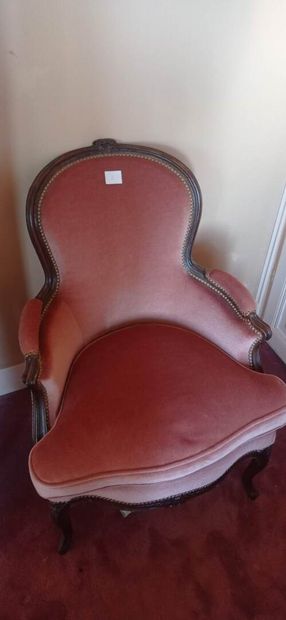 Shepherd's chair in natural wood, the back...