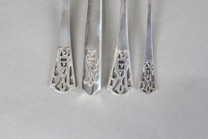 DEBAIN 

Important silver menagere of 137...