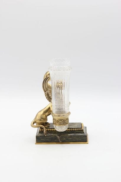 BOIN TABURET 

Bouquet holder in vermeil...
