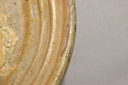 Dish of circular form out of enamelled terra...