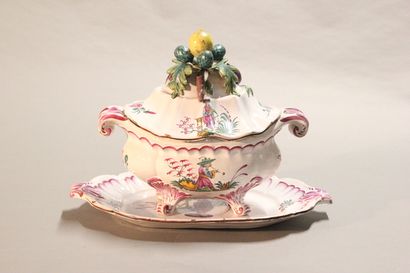 LUNEVILLE.

Covered tureen and its dormant...