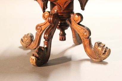Curious carved wooden cup.

Full decoration...