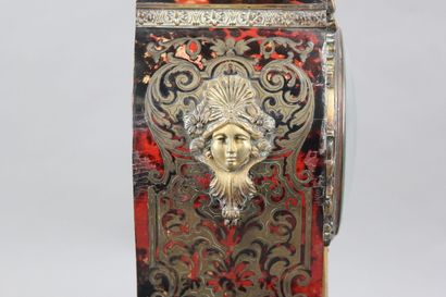 Small cartel of violin shape, and its base...