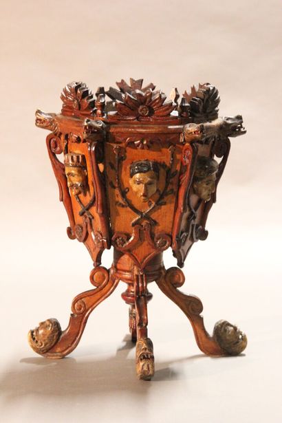 Curious carved wooden cup.

Full decoration...