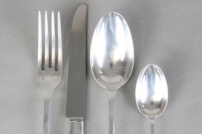 DEBAIN 

Important silver menagere of 137...