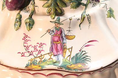 LUNEVILLE.

Covered tureen and its dormant...