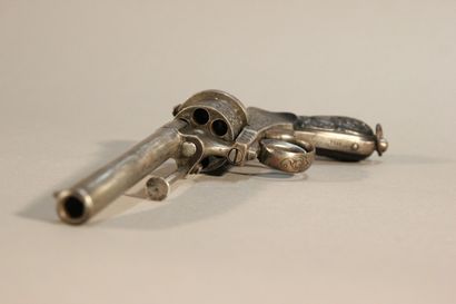 Pistol with pin.

Barrel with 6 shots.

Wooden...
