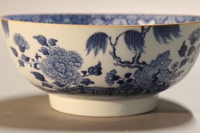 CHINA.

Blue and white porcelain bowl.

Decorated...