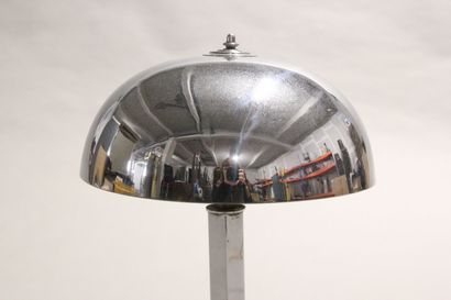 Lamp in chromed metal of mushroom form.

Circular...