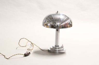 Lamp in chromed metal of mushroom form.

Circular...