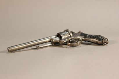 Pistol with pin.

Barrel with 6 shots.

Wooden...