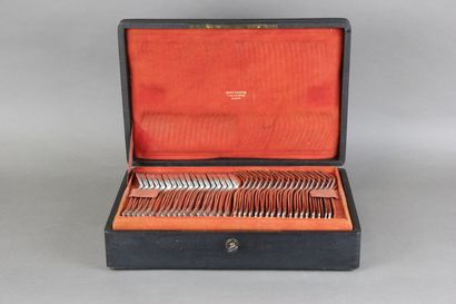 DEBAIN 

Important silver menagere of 137...