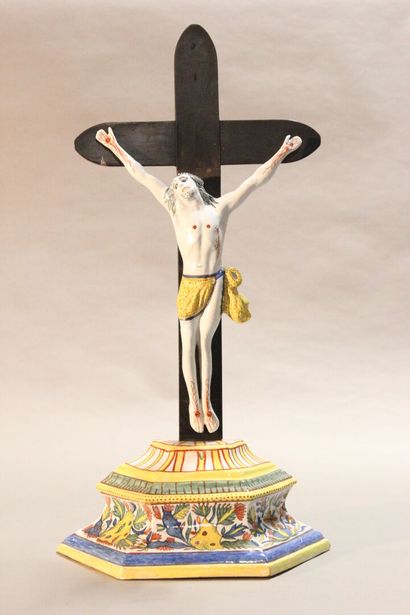 ROUEN.

Christ in polychrome earthenware.

Base...