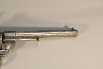 Pistol with pin.

Barrel with 6 shots.

Wooden...