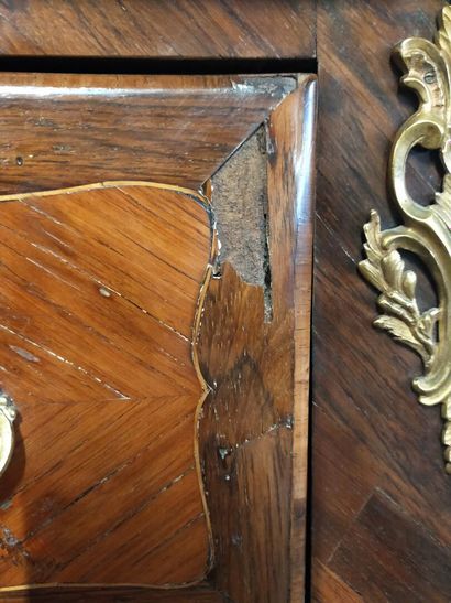 Chest of drawers with a slight curve. 

Rosewood...