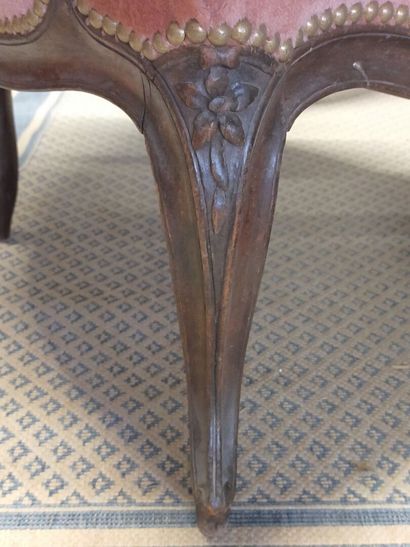 Shepherd's chair in natural wood, the back...