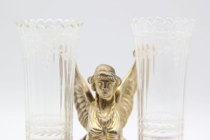 BOIN TABURET 

Bouquet holder in vermeil...