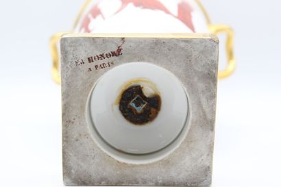 Manufacture SAINT HONORE in Paris.

Vase...