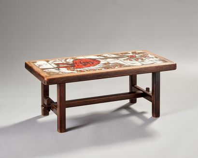 Coffee table, natural wood structure.

Top...