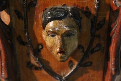 Curious carved wooden cup.

Full decoration...