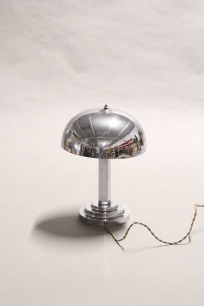 Lamp in chromed metal of mushroom form.

Circular...