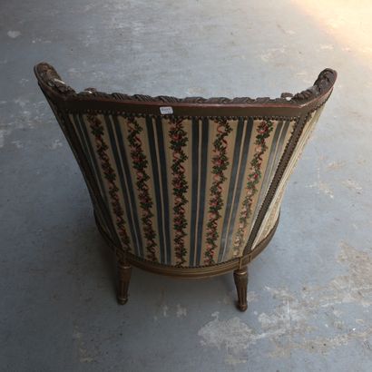 Large and high shepherd's chair in molded...