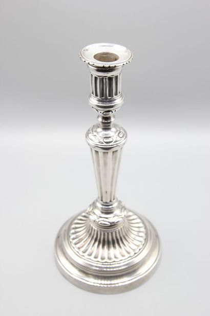 Pair of candlesticks in silver plated bronze.

Shafts...