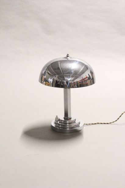 Lamp in chromed metal of mushroom form.

Circular...