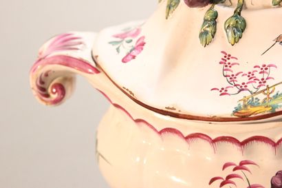 LUNEVILLE.

Covered tureen and its dormant...