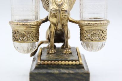 BOIN TABURET 

Bouquet holder in vermeil...