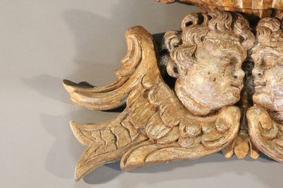 Decorative element in carved gilded wood...