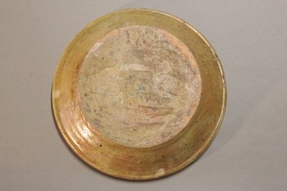 Dish of circular form out of enamelled terra...