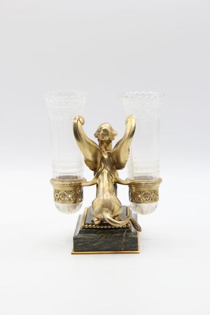 BOIN TABURET 

Bouquet holder in vermeil...