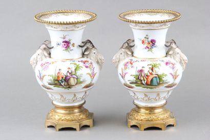 MEISSEN.

Pair of baluster vases in polychrome...
