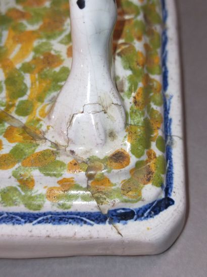 Pair of seated dalmatians in polychrome earthenware.

Rectangular...