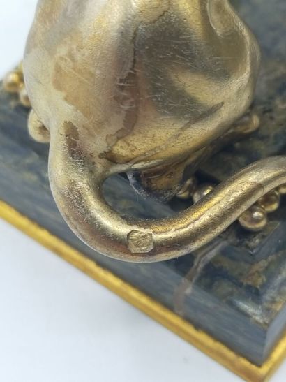 BOIN TABURET 

Bouquet holder in vermeil...