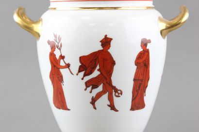 Manufacture SAINT HONORE in Paris.

Vase...