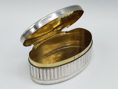 Rare silver snuffbox.

Inside in vermeil...