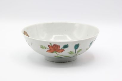 CHINA

White porcelain bowl on heel.

Decorated...