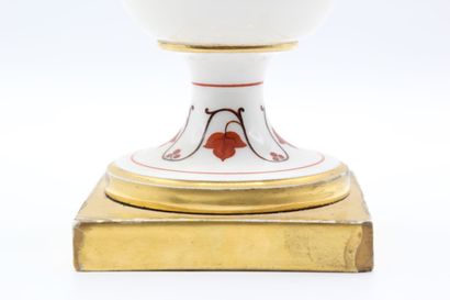 Manufacture SAINT HONORE in Paris.

Vase...