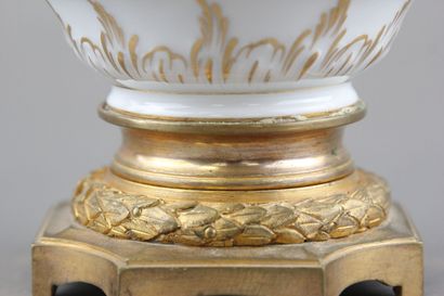MEISSEN.

Pair of baluster vases in polychrome...