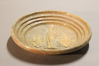 Dish of circular form out of enamelled terra...