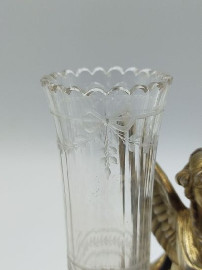BOIN TABURET 

Bouquet holder in vermeil...