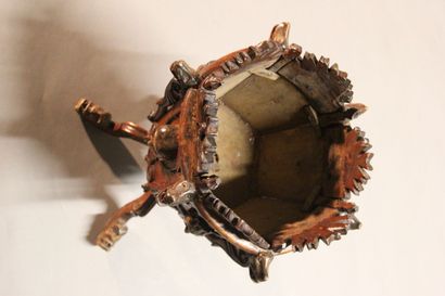 Curious carved wooden cup.

Full decoration...