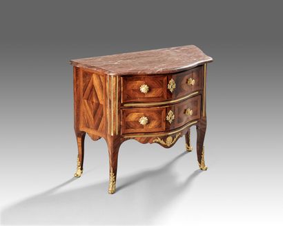 Chest of drawers 