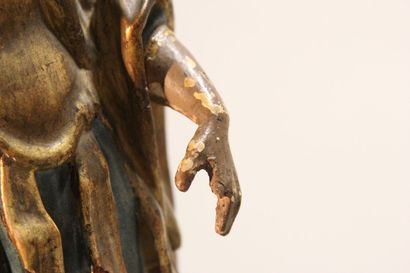 Antique soldier in armor.

Subject in polychromed...