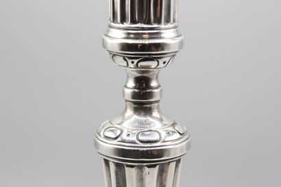 Pair of candlesticks in silver plated bronze.

Shafts...
