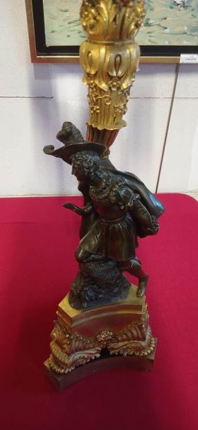 Important mantelpiece in bronze with double...
