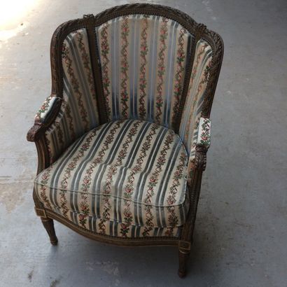 Large and high shepherd's chair in molded...